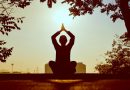 Yoga garderobe tilbehør: 10 must-haves til din yogapraksis
